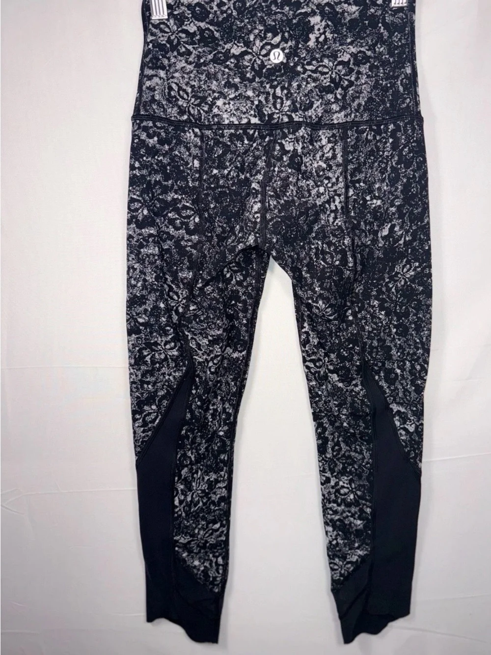 lululemon athletica Women Black & White Floral-Print High-Rise Leggings Size 6/S